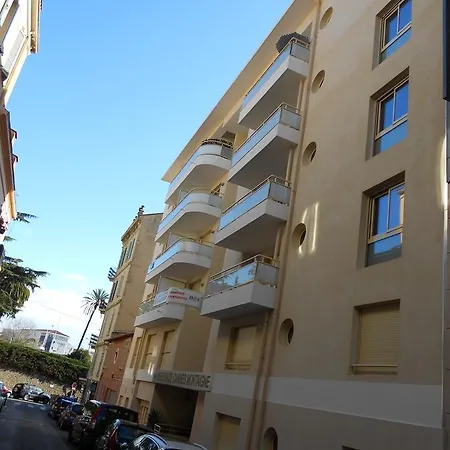 Montaigne Cannes