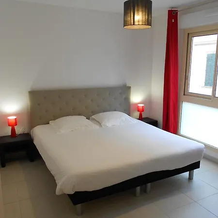 Montaigne Cannes
